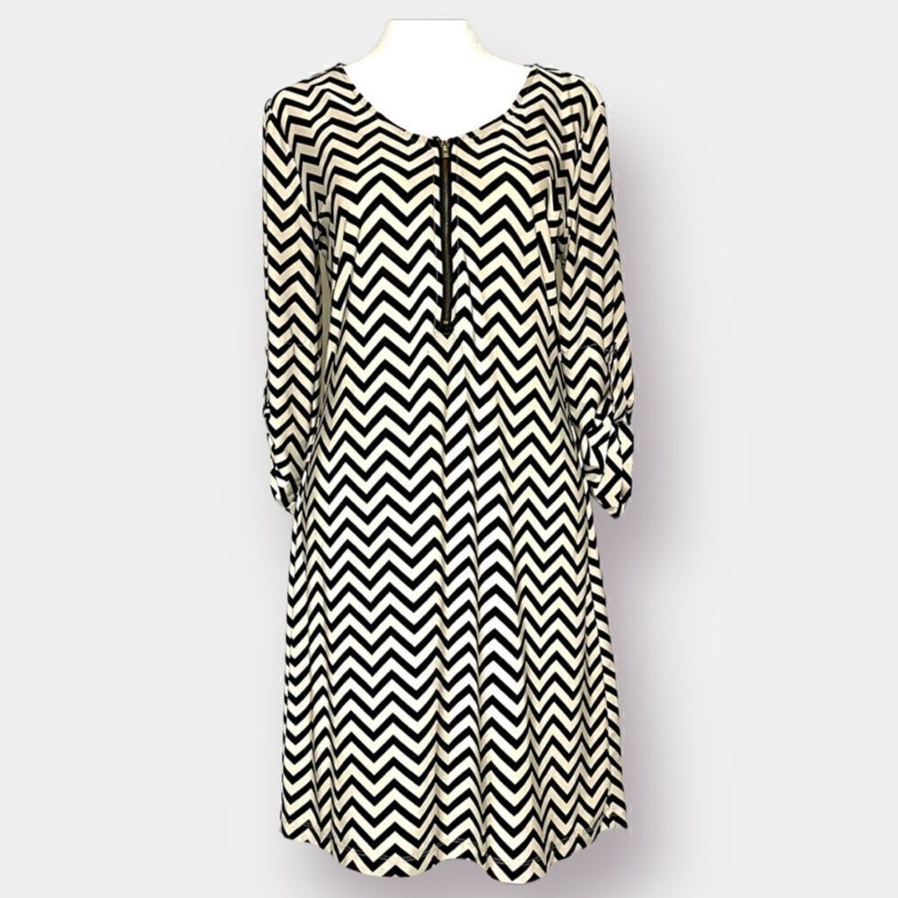 Chevron Dress Size Small 3/4 Sleeves Beige Black